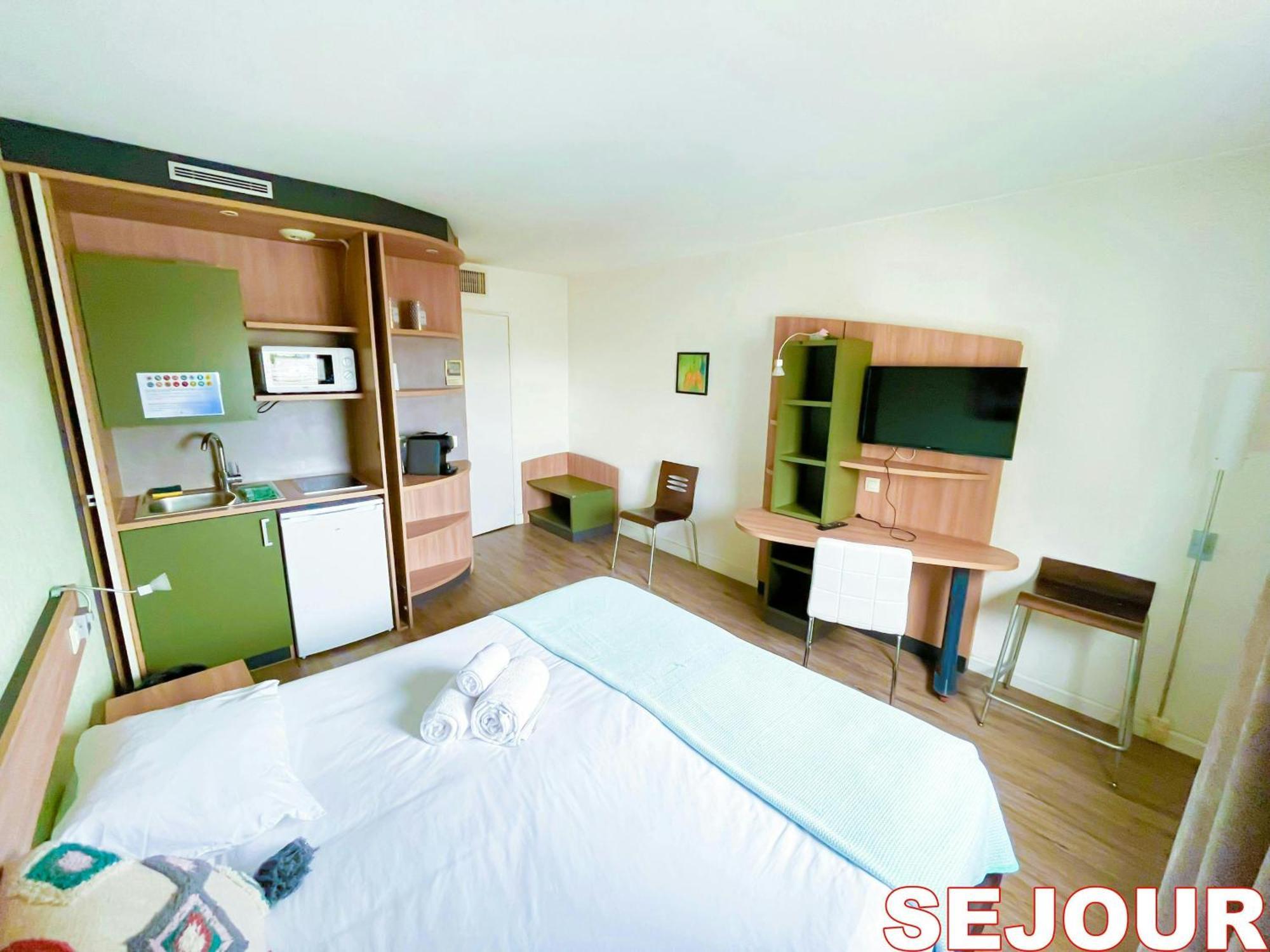 5 Minutes Du Zenith - Studio Chic Pantin Bagian luar foto